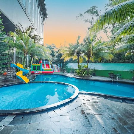 Grand Tjokro Hotel Balikpapan Extérieur photo