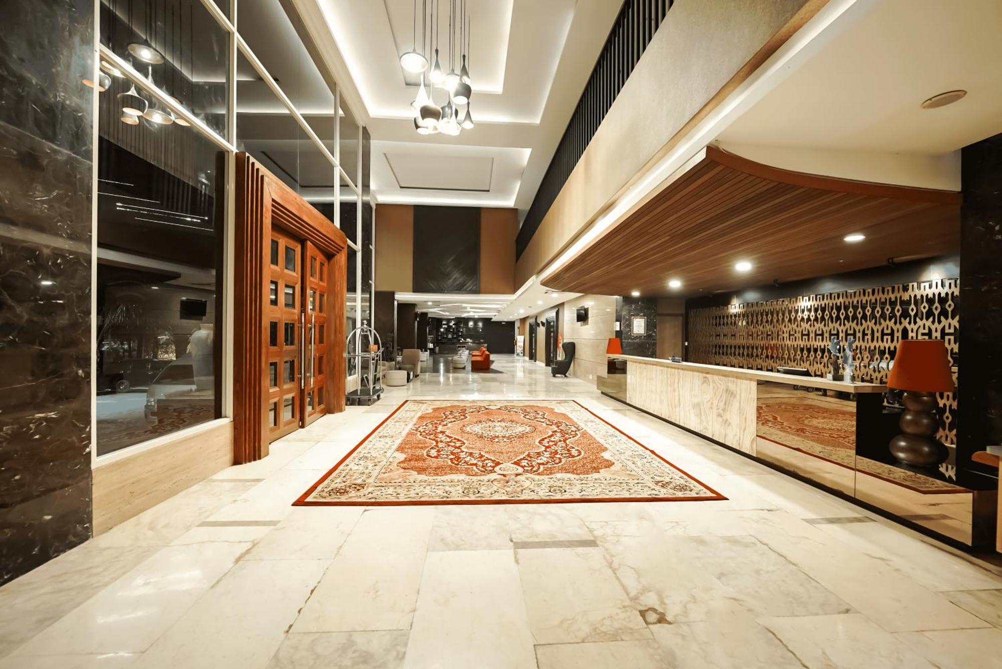 Grand Tjokro Hotel Balikpapan Extérieur photo