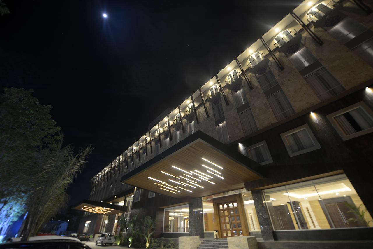 Grand Tjokro Hotel Balikpapan Extérieur photo